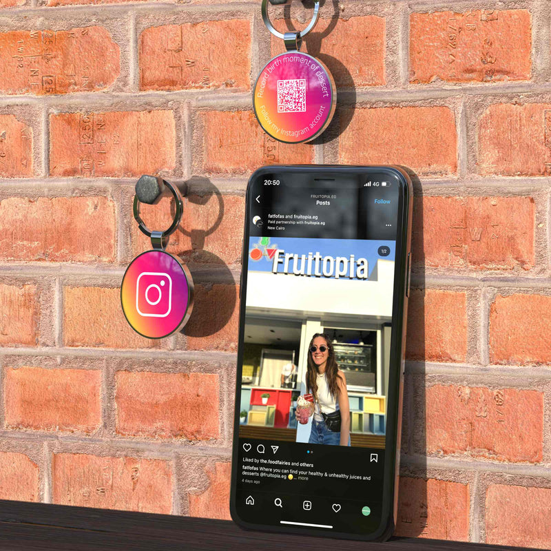 CUSTOM SOCIAL MEDIA TAGS-ins